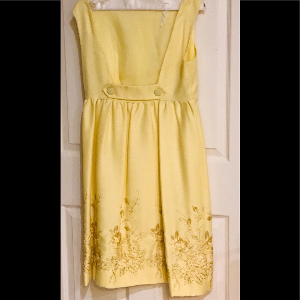 Luscious vintage light yellow embroidered dress - Picture 2 of 8